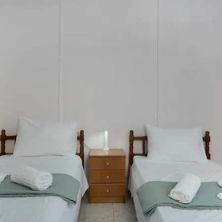 בית נופש Antonis House *